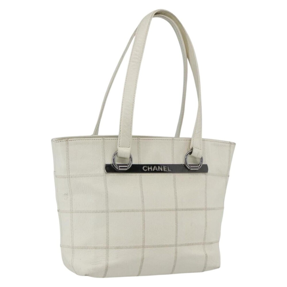 Chanel Square Stitch Tote Quilted Leather Medium